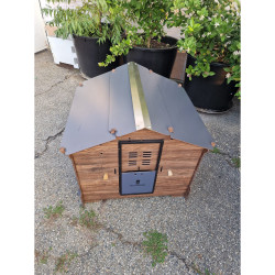 Kurník POLLY SIMPLY L – odolný HPL kurník pro 6–8 slepic bez údržby + možnost Polly AutoDefender