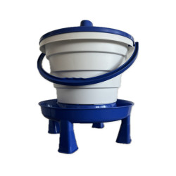 Napájecí kbelík pro drůbež, s podstavcem, 15 l - GAUN 12043